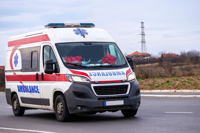 Hitna pomoć sanitet ambulanta