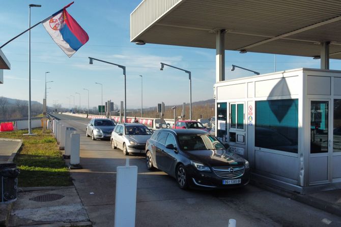 Saobraćajne gužve, saobraćaj, putevi, praznici,