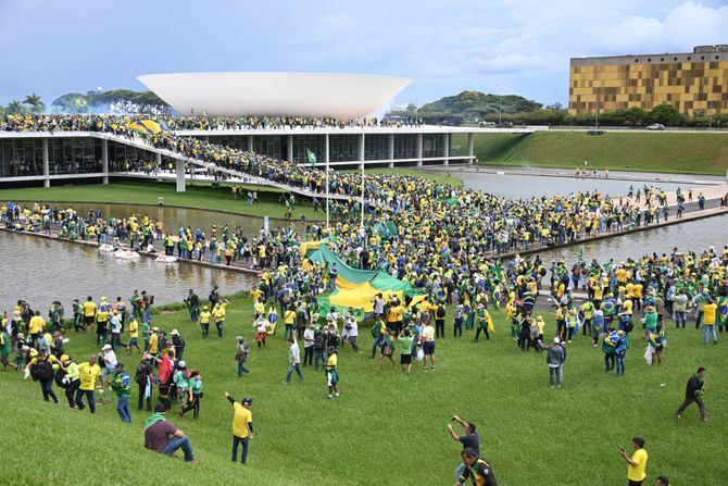 Protest u Brazilu, napad na parlament