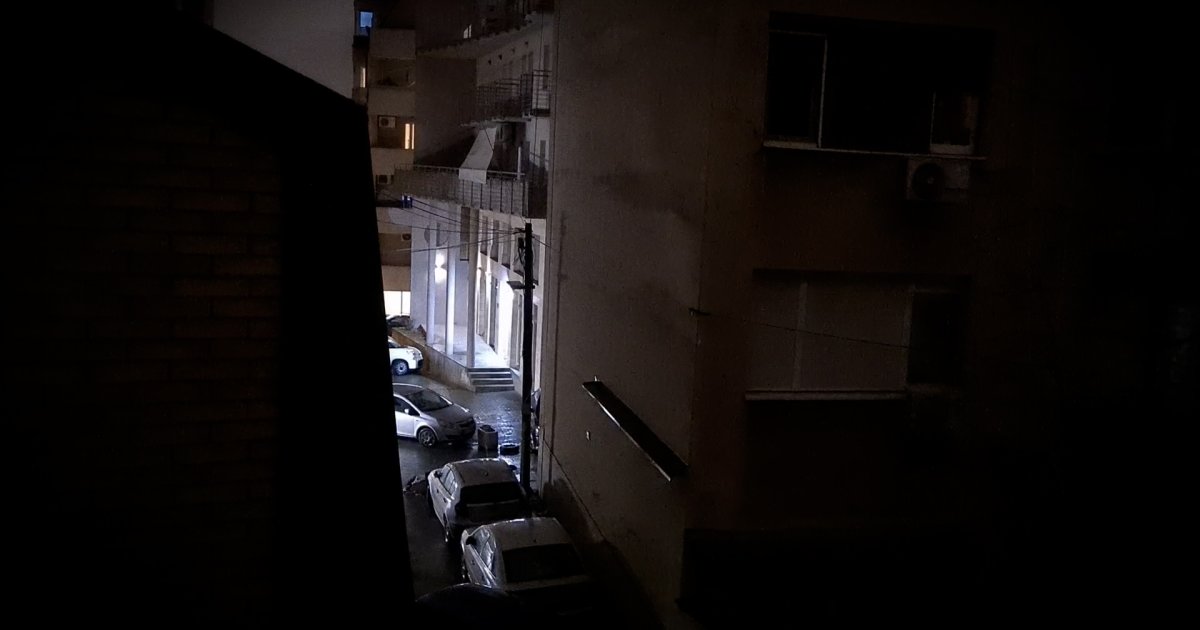 Beograd u mraku! Veliki kvar na mreži: Ovi delovi grada večeras ostali bez struje