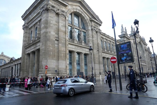 Železnička metro stanica Gare du Nord napad