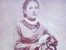 Lujza Krikner, Mišić