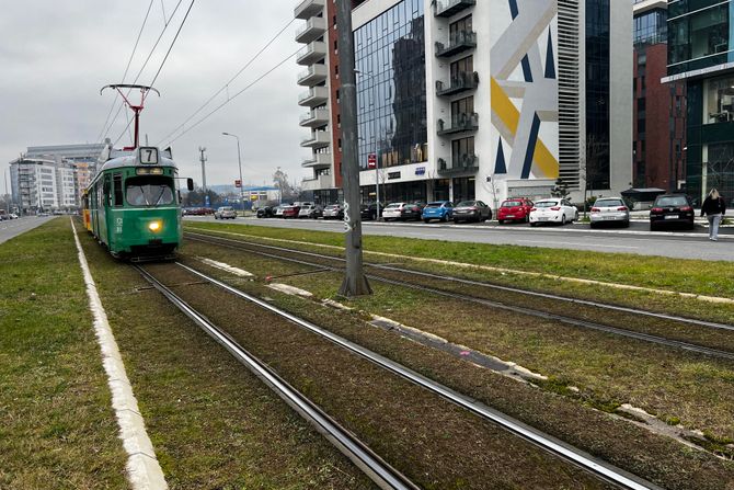 Zastoj tramvaja, Bulevar Milutina Milankovića