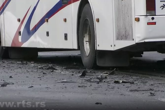 Sudar autobusa i kamioneta na Ibarskoj magistrali