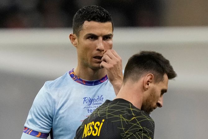 FK PSŽ FK Rijad STars Kristijano Ronaldo Lionel Mesi