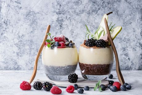 Slatkiši poslastice dezerti voće čia puding Slatkiši poslastice dezerti voće čia puding