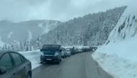 Poledica i obustave saobraćaja na više putnih pravaca u Crnoj Gori