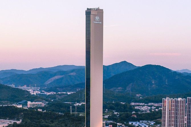 Kula soliter u Kini, ThyssenKrupp elevators test tower in Guangzhou,