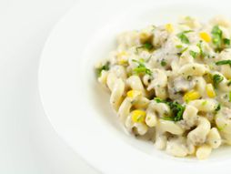 Salata od tunevine sa pastom