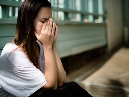 Majka, majčinstvo, uplakana majka