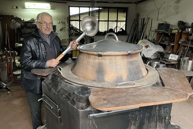 Najveći lonac, Milun Tošić, Mrčajevci