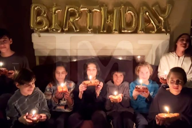 Oktamama osmorke Nađa Suleman Octomom Nadya Suleman 8 dece 14 rođendan Oktamama osmorke Nađa Suleman Octomom Nadya Suleman 8 dece 14 rođendan