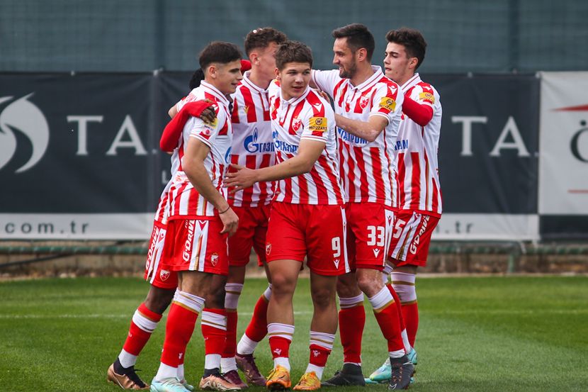 FK Crvena zvezda atjaunināja savu - FK Crvena zvezda