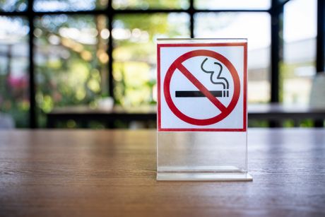 Zabranjeno pušenje cigarete cigara zabrana No smoking znak