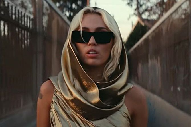 Majli Sajrus Majli Sajrus