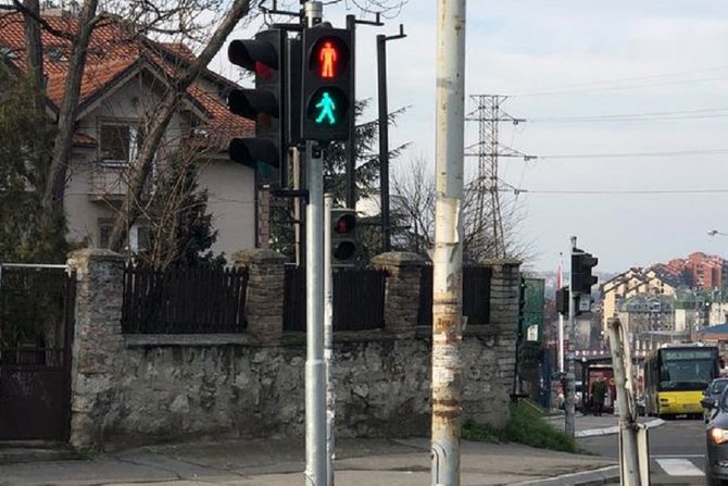 Semafor crveno i zeleno Semafor crveno i zeleno