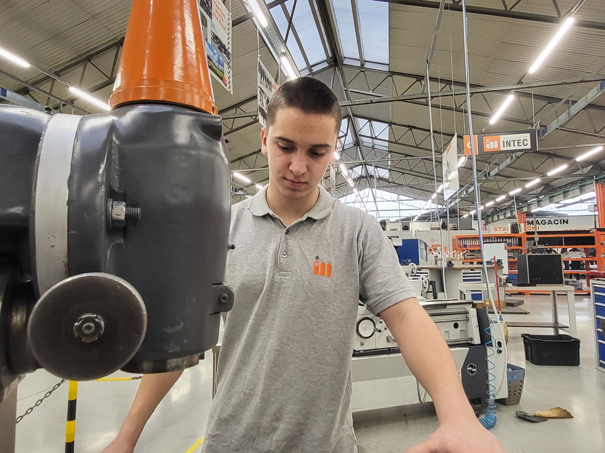 Stiže velika promena u srednje škole u Srbiji: Ovo su novi smerovi koji donose platu do 250.000 dinara!