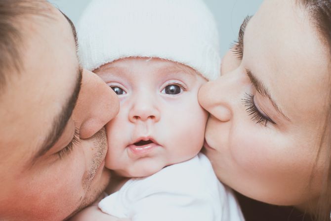 beba, roditelji, mama, tata, sin ,ćerka beba, roditelji, mama, tata, sin ,ćerka