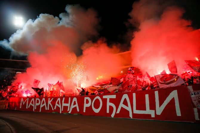 Delije Sever, zastave, navijači, FK Crvena zvezda Delije Sever, zastave, navijači, FK Crvena zvezda