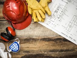 Zaštita na radu, građevina, zaštitna kaciga, rukavice, maska