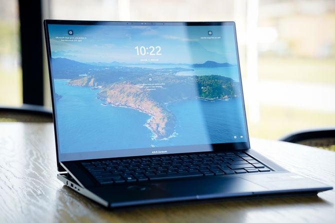 Asus Zenbook 16 Asus Zenbook 16