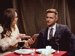 Ljubavni sastanak, svađa, telefon