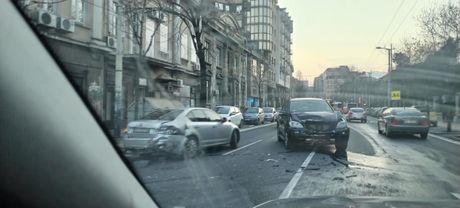 Sudar saobraćajna nesreća Takovska Beograd
