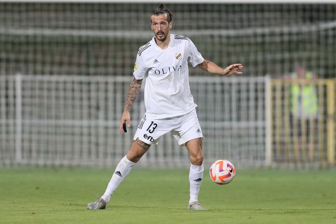 Nikola Vujadinović Nikola Vujadinović