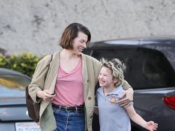 Milla Jovovich, Mila Jovović, ćerka