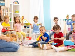 Deca, dete, vaspitačica, vrtić  zabavište,