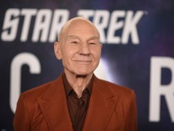 Patrick Stewart, Patrik Stjuart