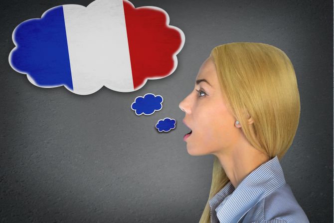 francuski jezik, žena govori francuski francuski jezik, žena govori francuski