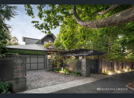 Kuća od 11 miliona dolara koju je dizajnirao Ted Baillieu s japanskim zen ribnjakom stiže na tržište u Hawthorn-u