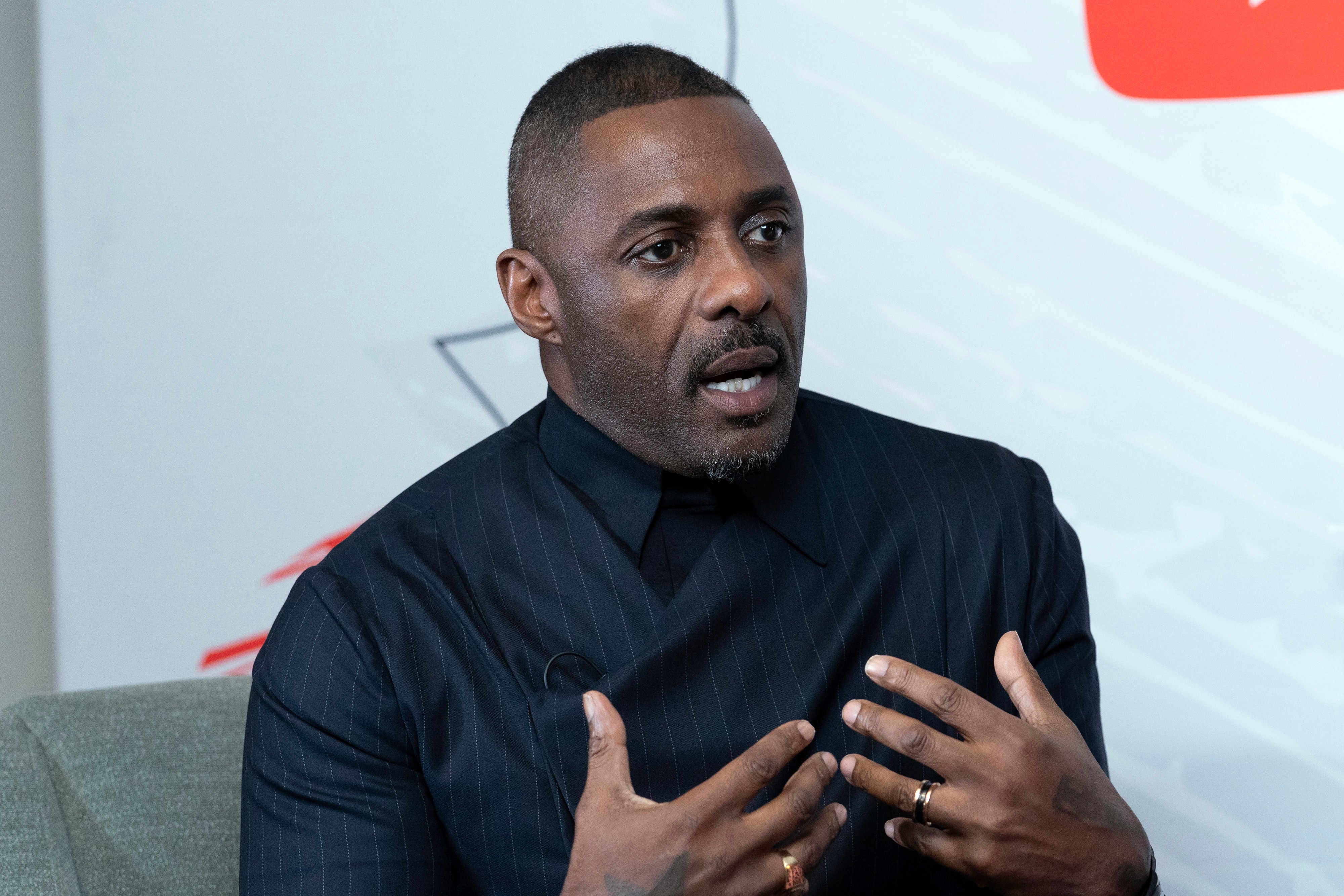 Idris Elba o Džejmsu Bondu: "Nemojmo pokušavati da ga učinimo vouk, publika neće prihvatiti da ga igra crnac"