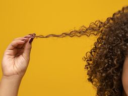 lokne, kovrdže, loknasta kosa, uvijena kosa