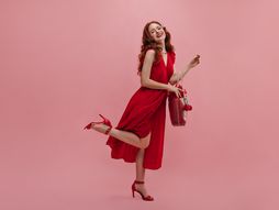 crveno, crvena haljina, dan zaljubljenih, elegantno