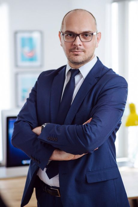 Advokat Bojan Ječmenica Advokat Bojan Ječmenica