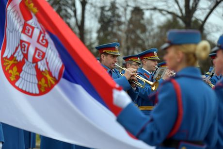 Dan državnosti garda Vojska Srbija počasna paljba Kalemegdan