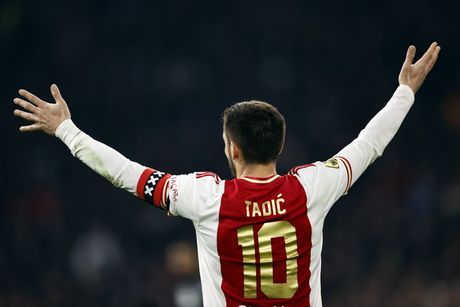 Dušan Tadić, FK Ajaks