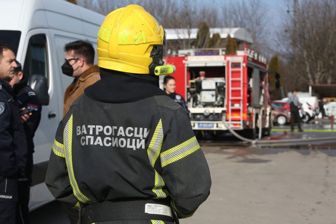 Vatrogasci spasioci Vatrogasci spasioci