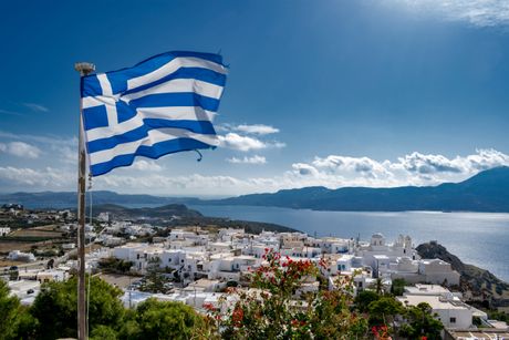 Grčka zastava more obala Santorini