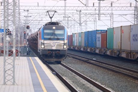 Teretni voz Srbija kargo