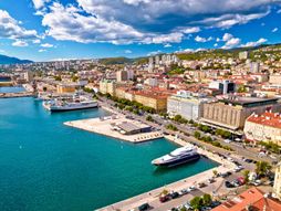 Rijeka, panorama, centar grada Hrvatska more