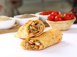 tortilje, pileći kebab sa povrćem, rolnice