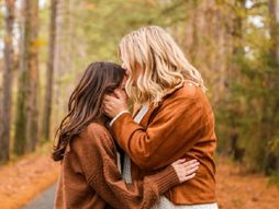 Tasia, mlada mama, usvajanje