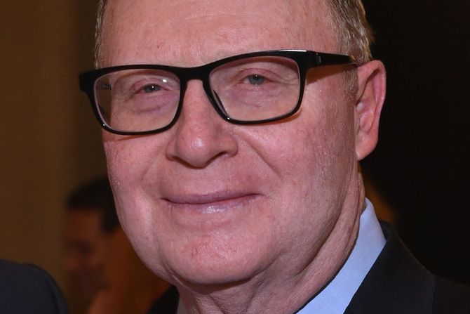 Tomas H. Li Tomas H. Li