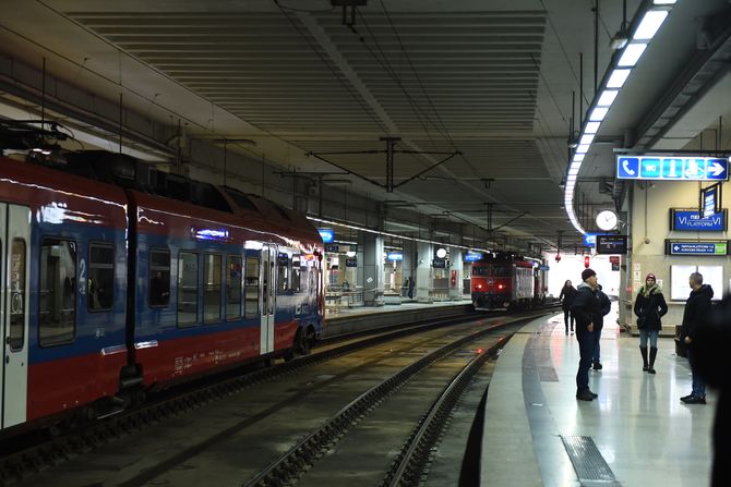 Voz železnica železnička stanica Prokop