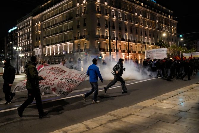 Atina protesti zbog sudara vozova