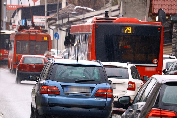 Autobus 79 linija 79 gradski prevoz javni prevoz saobraćaj gužva Dimitrija Tucovića