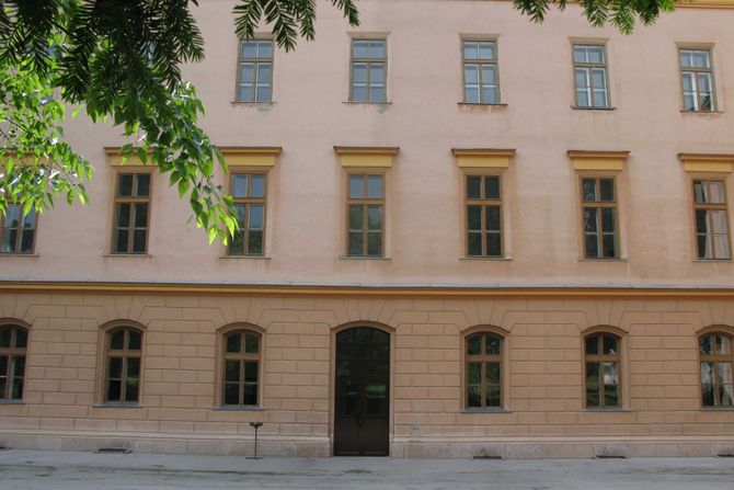 Centar za osnovnu policijsku obuku u Sremskoj Kamenici, Sremska Kamenica